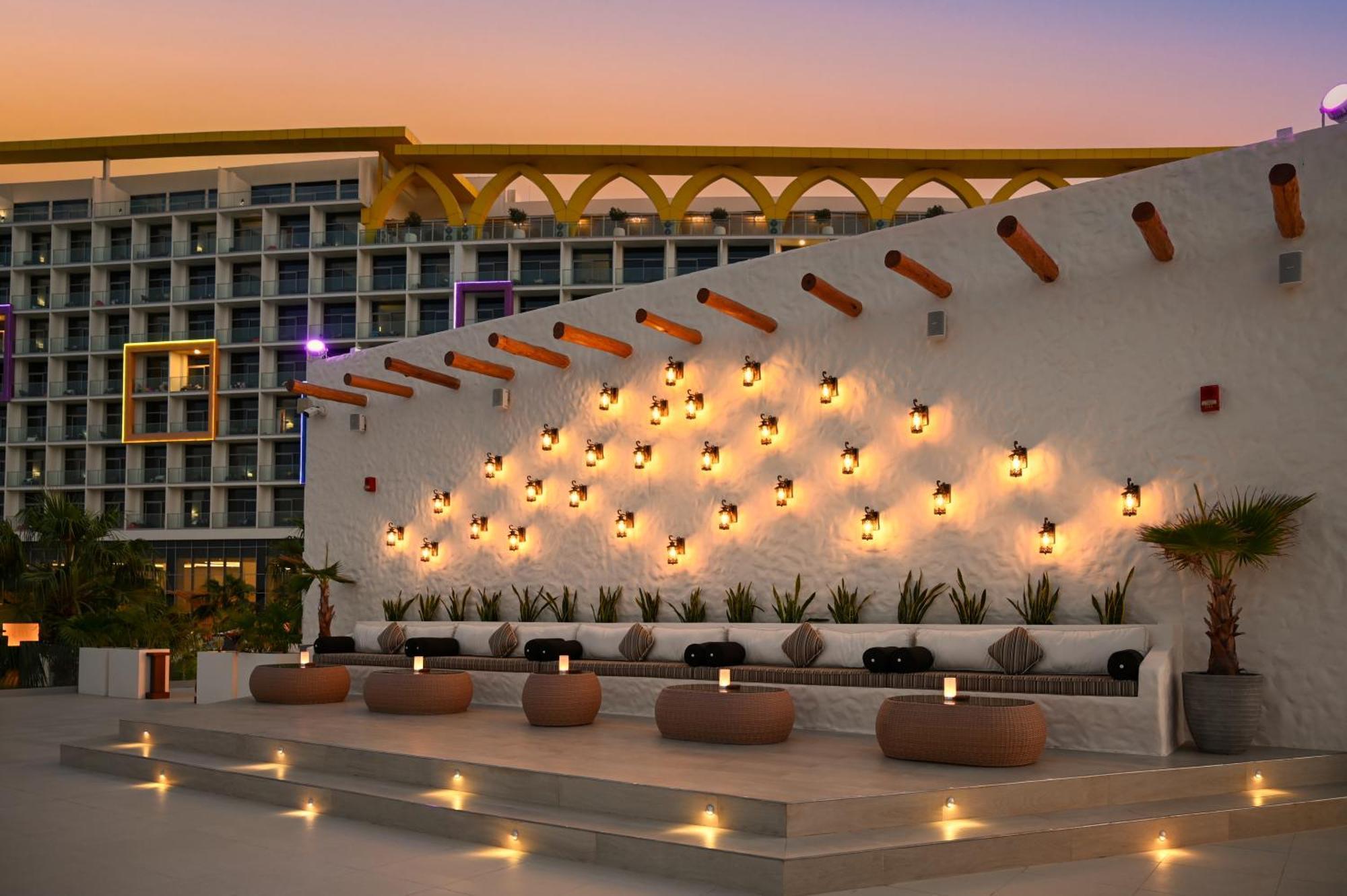 Centara Mirage Beach Resort Dubai Esterno foto